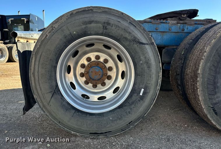 image for item DM2737 1997 Peterbilt 379 semi truck