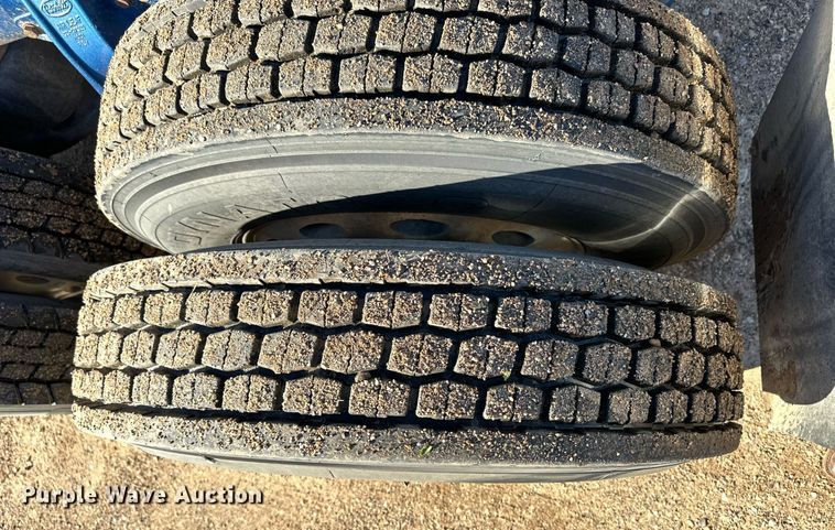 image for item DM2737 1997 Peterbilt 379 semi truck