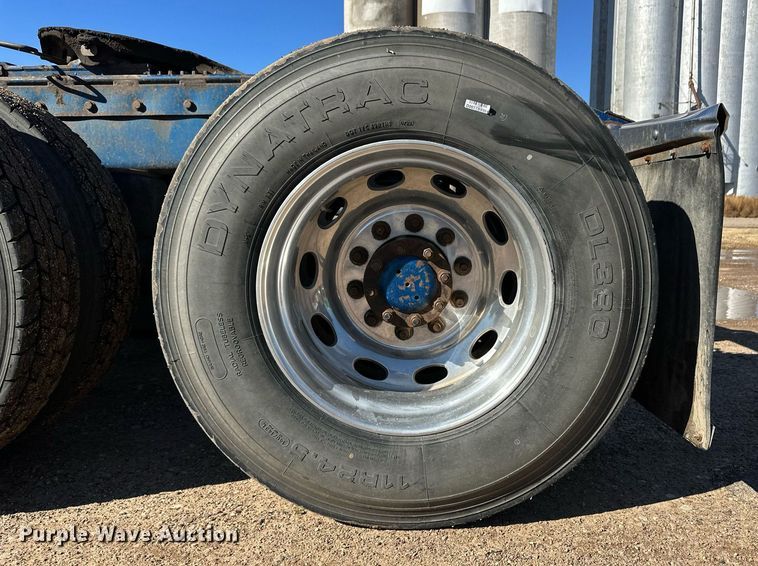 image for item DM2737 1997 Peterbilt 379 semi truck