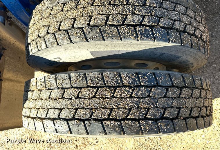 image for item DM2737 1997 Peterbilt 379 semi truck