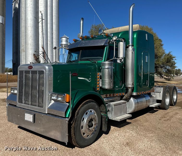 image for item DM2738 2006 Peterbilt 379 semi truck
