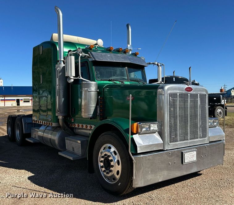 image for item DM2738 2006 Peterbilt 379 semi truck
