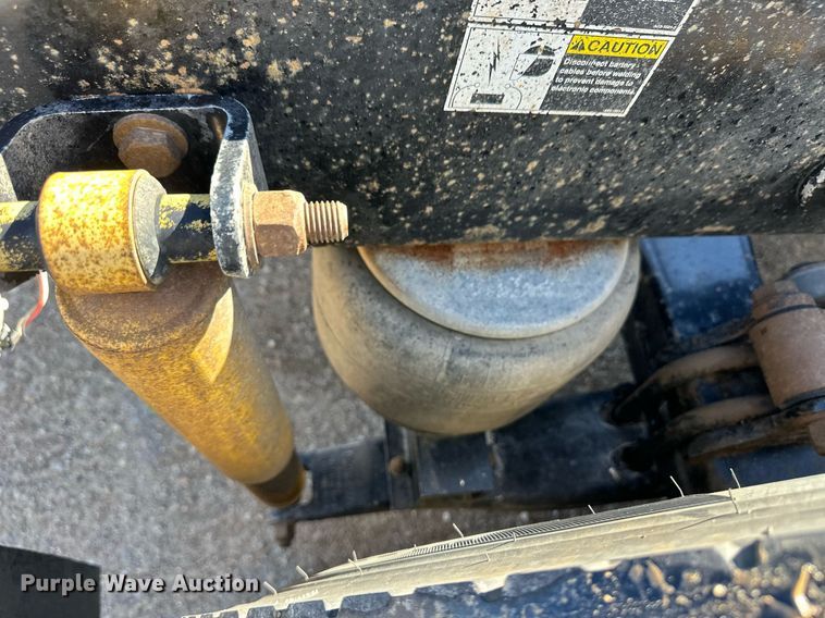 image for item DM2738 2006 Peterbilt 379 semi truck