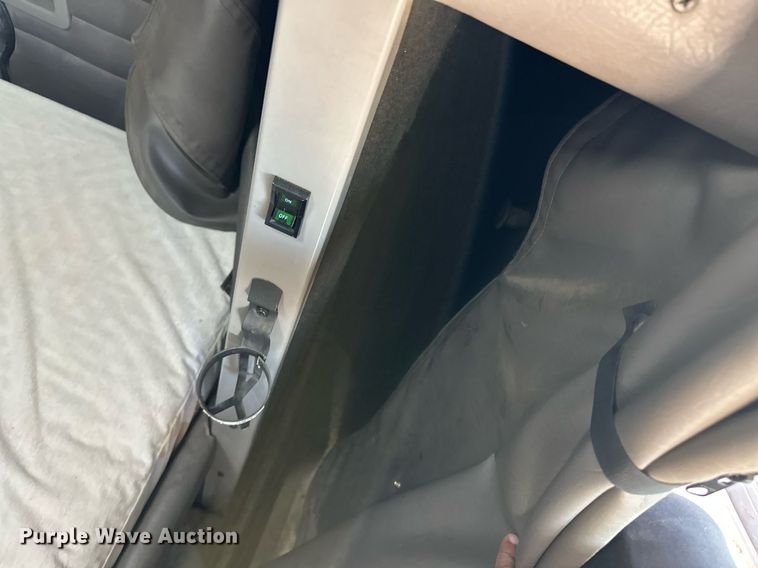 image for item DM2738 2006 Peterbilt 379 semi truck