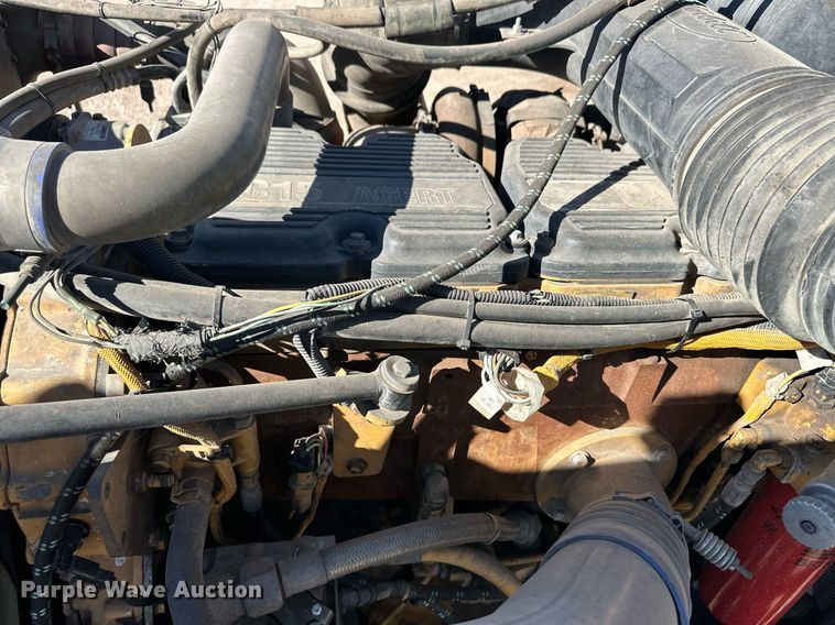 image for item DM2738 2006 Peterbilt 379 semi truck