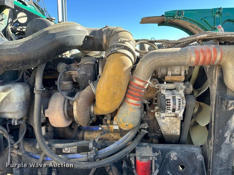 image for item DM2738 2006 Peterbilt 379 semi truck