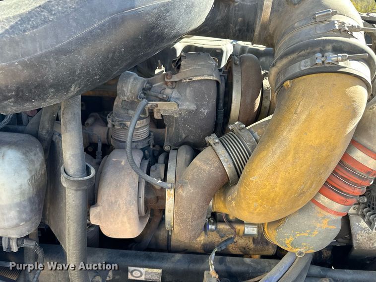 image for item DM2738 2006 Peterbilt 379 semi truck