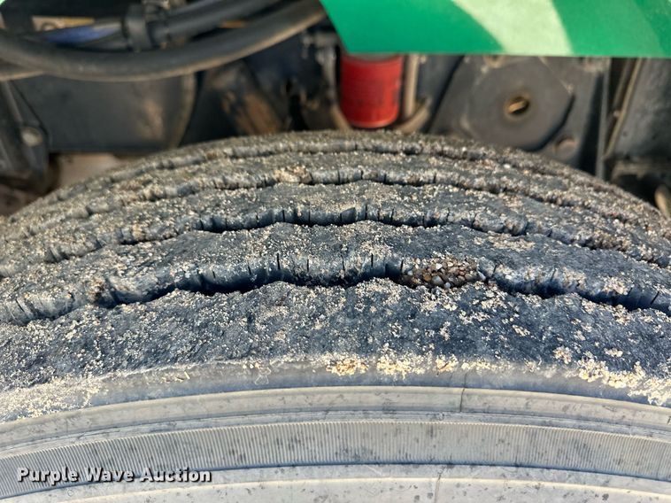 image for item DM2738 2006 Peterbilt 379 semi truck