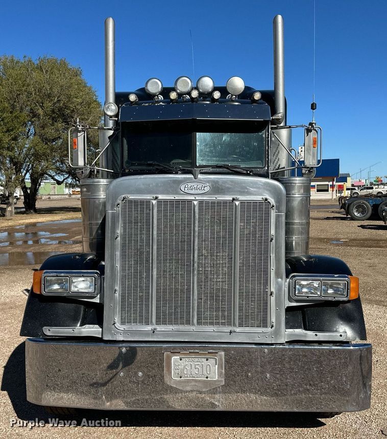image for item DM2739 1997 Peterbilt 379 semi truck