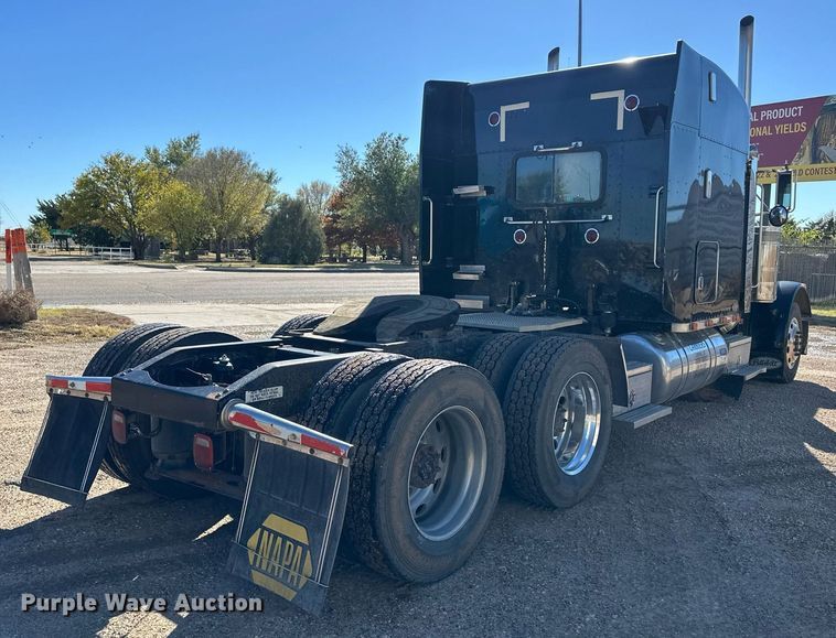 image for item DM2739 1997 Peterbilt 379 semi truck