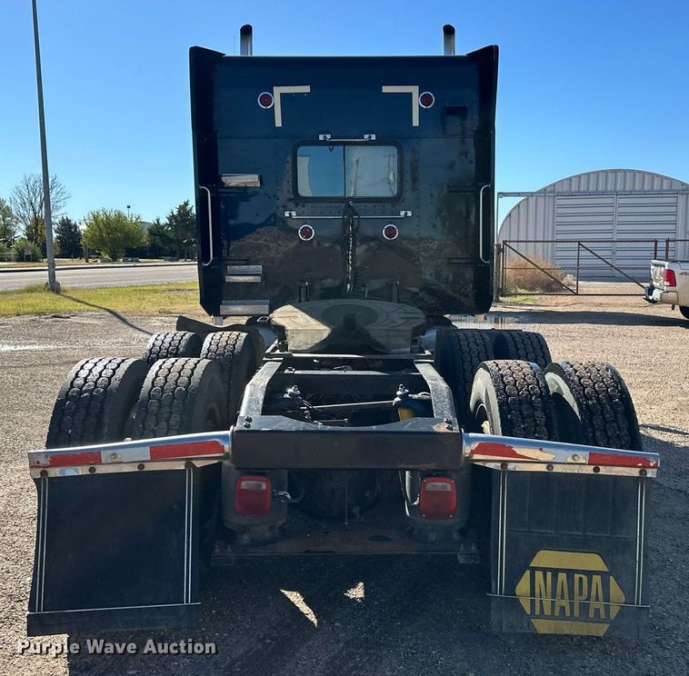 image for item DM2739 1997 Peterbilt 379 semi truck