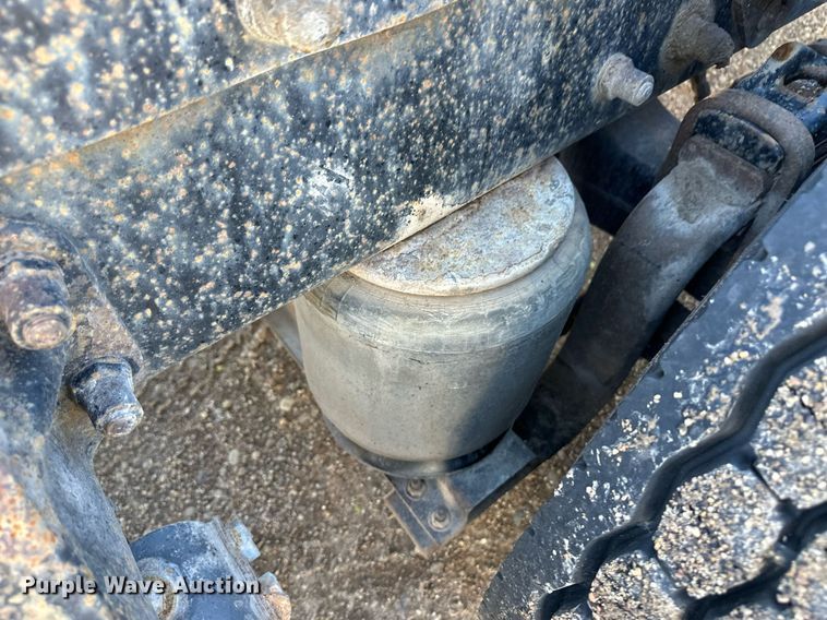 image for item DM2739 1997 Peterbilt 379 semi truck