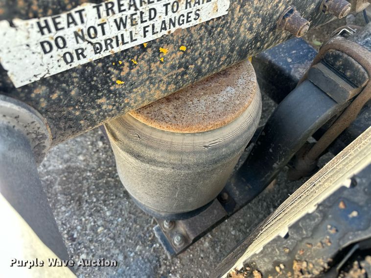 image for item DM2739 1997 Peterbilt 379 semi truck