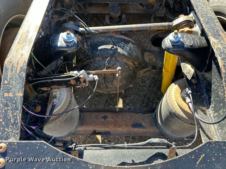 image for item DM2739 1997 Peterbilt 379 semi truck