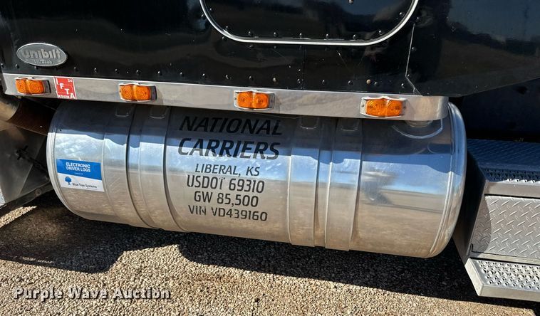 image for item DM2739 1997 Peterbilt 379 semi truck