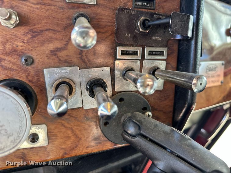 image for item DM2739 1997 Peterbilt 379 semi truck