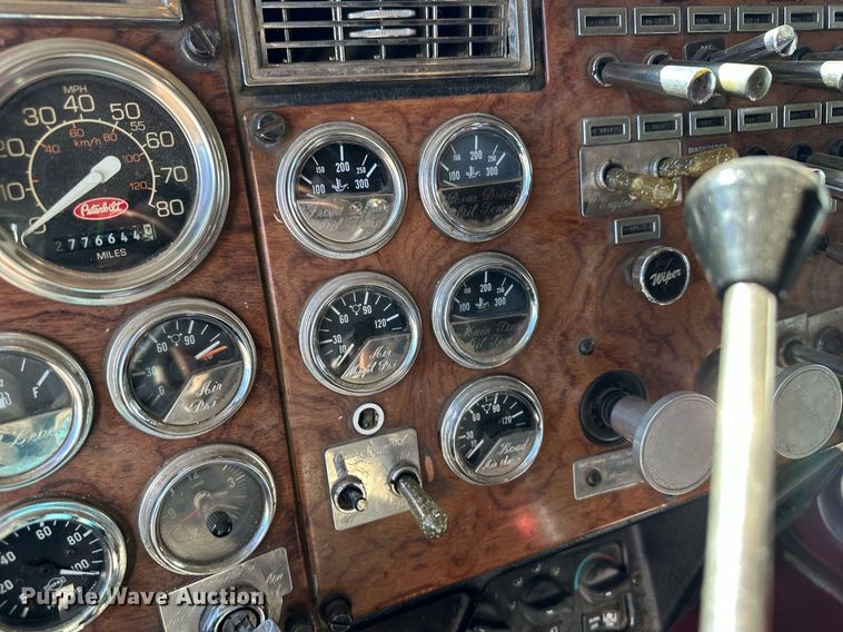 image for item DM2739 1997 Peterbilt 379 semi truck