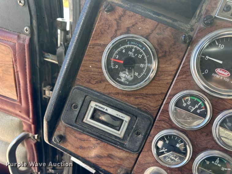 image for item DM2739 1997 Peterbilt 379 semi truck