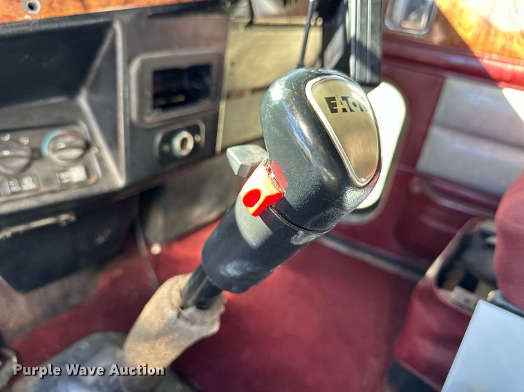 image for item DM2739 1997 Peterbilt 379 semi truck