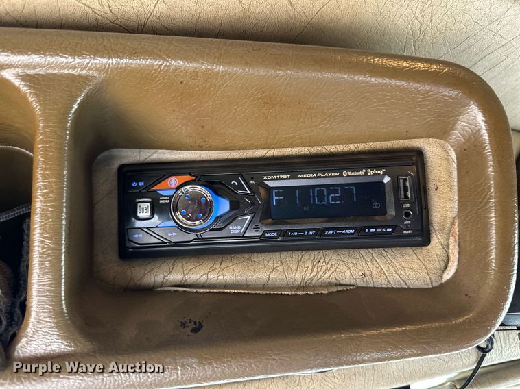 image for item DM2739 1997 Peterbilt 379 semi truck