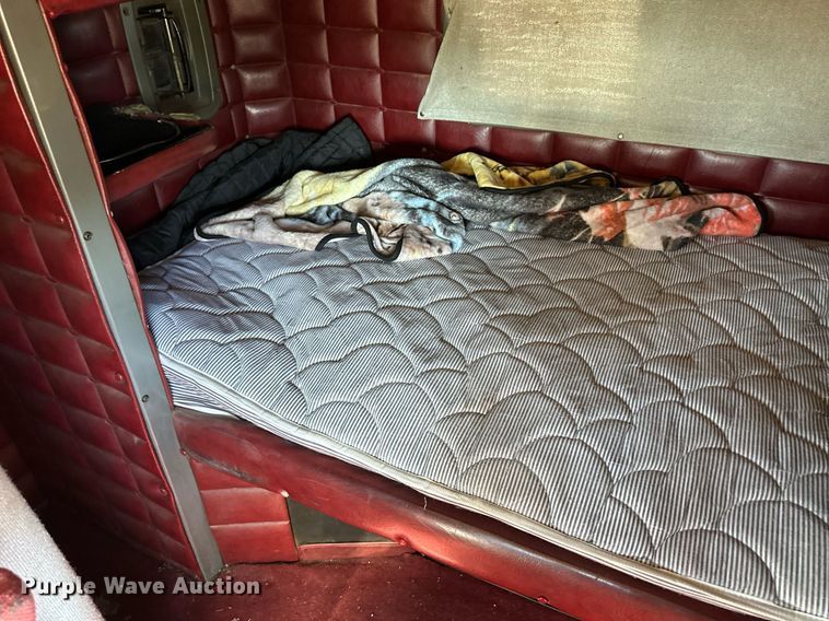 image for item DM2739 1997 Peterbilt 379 semi truck