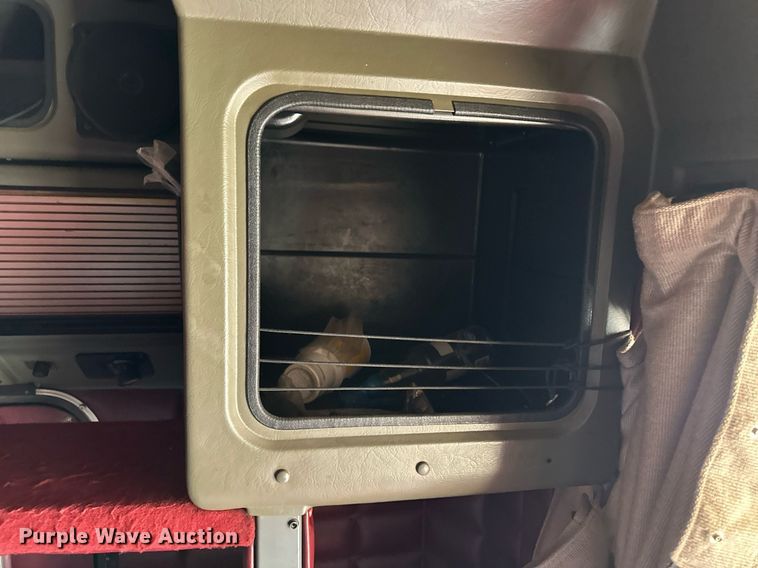 image for item DM2739 1997 Peterbilt 379 semi truck