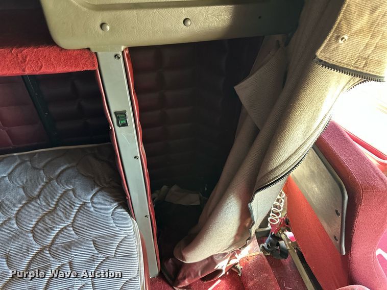 image for item DM2739 1997 Peterbilt 379 semi truck