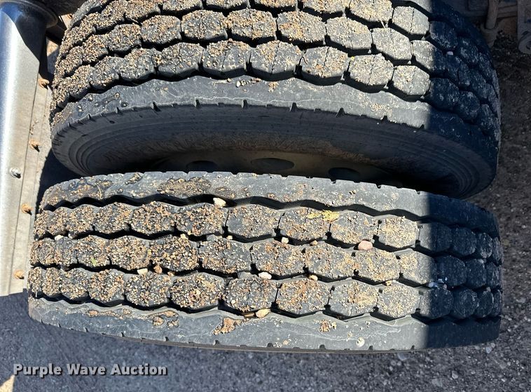 image for item DM2739 1997 Peterbilt 379 semi truck