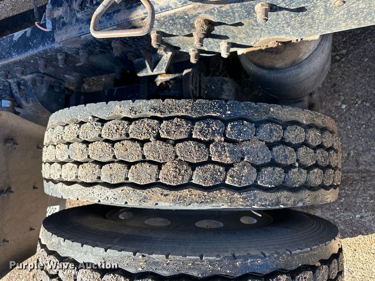 image for item DM2739 1997 Peterbilt 379 semi truck