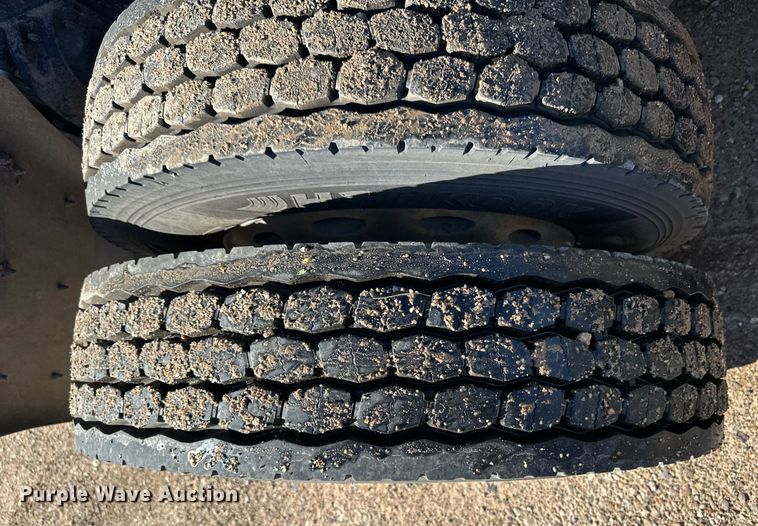 image for item DM2739 1997 Peterbilt 379 semi truck