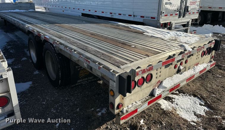 image for item DN0802 2008 Wilson CFD-900 drop deck trailer