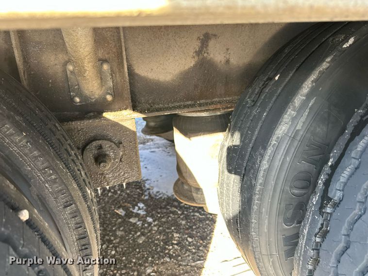 image for item DN0802 2008 Wilson CFD-900 drop deck trailer