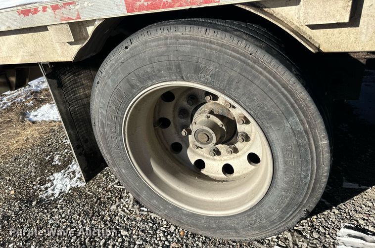 image for item DN0802 2008 Wilson CFD-900 drop deck trailer