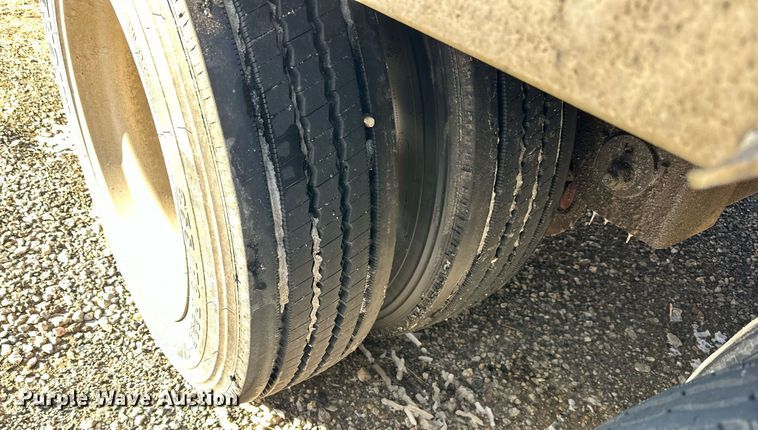 image for item DN0802 2008 Wilson CFD-900 drop deck trailer