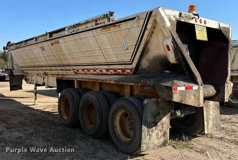 image for item DN0808 1997 Red River MFG LB334 live bottom trailer