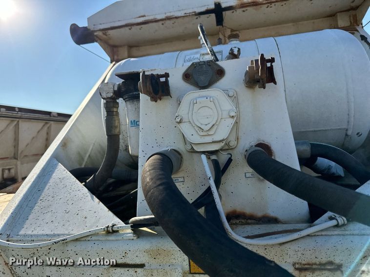 image for item DN0808 1997 Red River MFG LB334 live bottom trailer