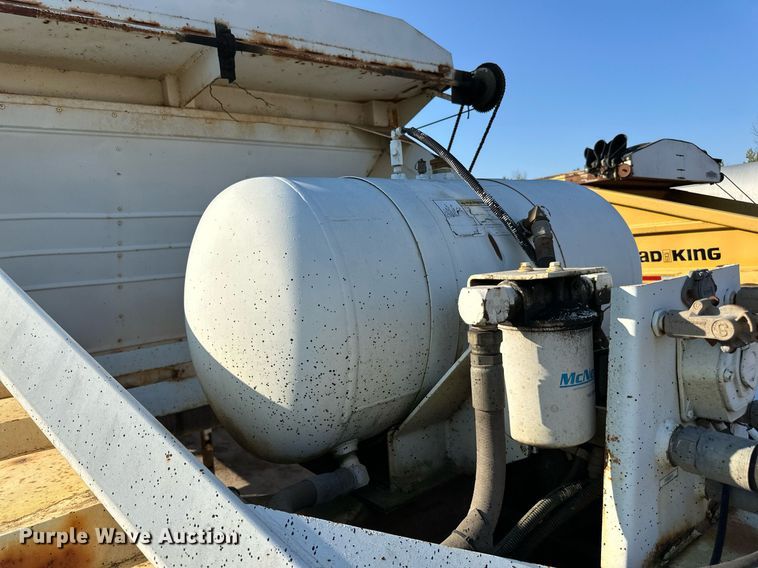 image for item DN0808 1997 Red River MFG LB334 live bottom trailer