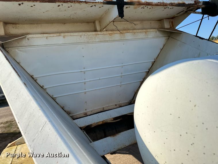 image for item DN0808 1997 Red River MFG LB334 live bottom trailer