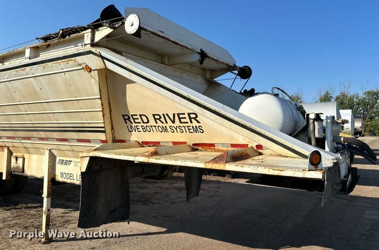 image for item DN0808 1997 Red River MFG LB334 live bottom trailer