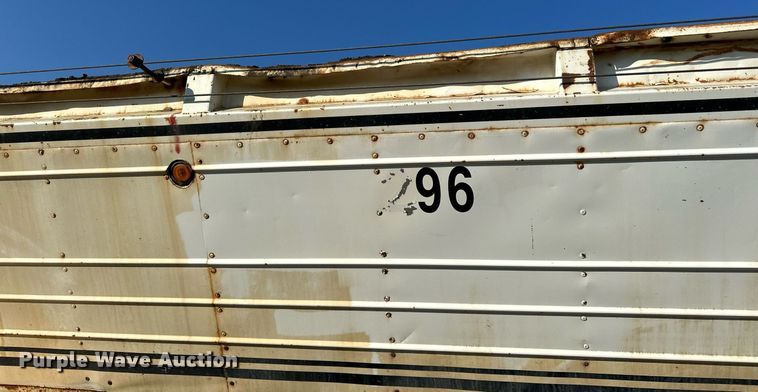 image for item DN0808 1997 Red River MFG LB334 live bottom trailer