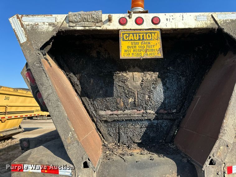 image for item DN0808 1997 Red River MFG LB334 live bottom trailer