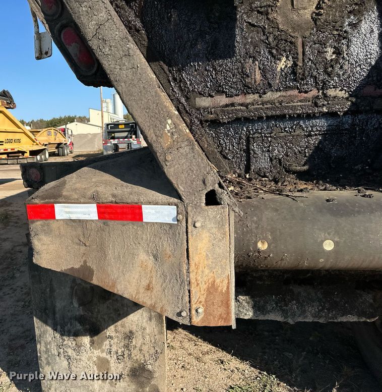 image for item DN0808 1997 Red River MFG LB334 live bottom trailer