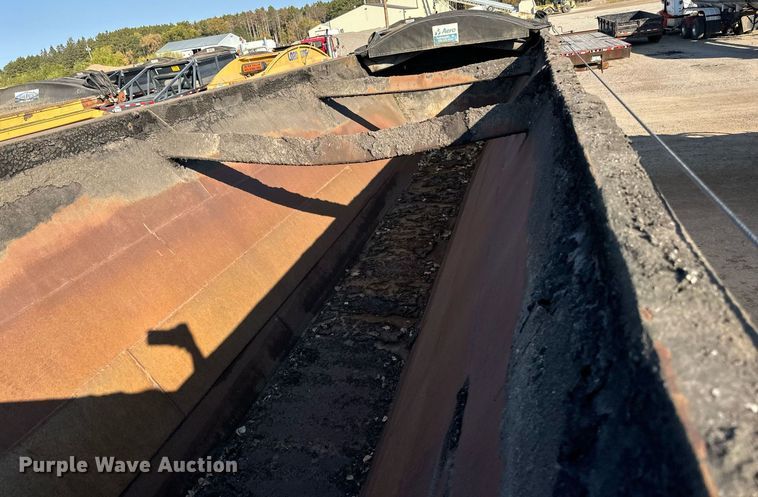 image for item DN0808 1997 Red River MFG LB334 live bottom trailer