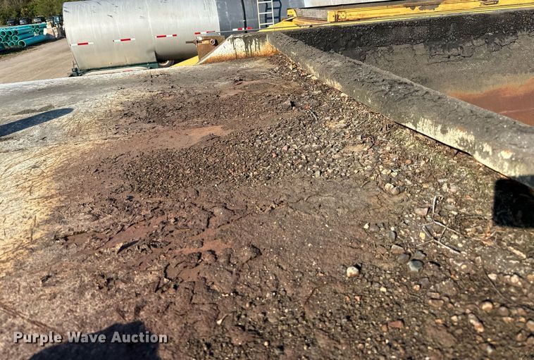 image for item DN0808 1997 Red River MFG LB334 live bottom trailer