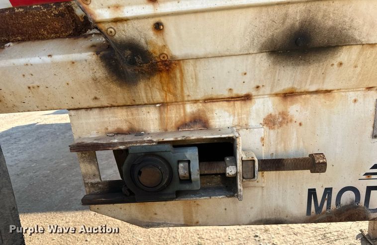 image for item DN0808 1997 Red River MFG LB334 live bottom trailer