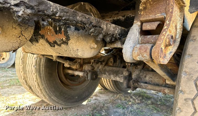 image for item DN0808 1997 Red River MFG LB334 live bottom trailer