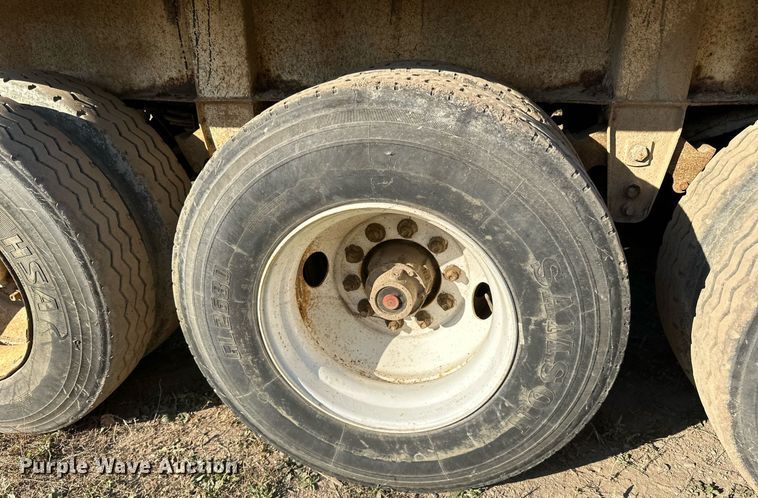 image for item DN0808 1997 Red River MFG LB334 live bottom trailer