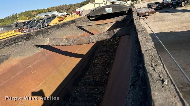 image for item DN0808 1997 Red River MFG LB334 live bottom trailer