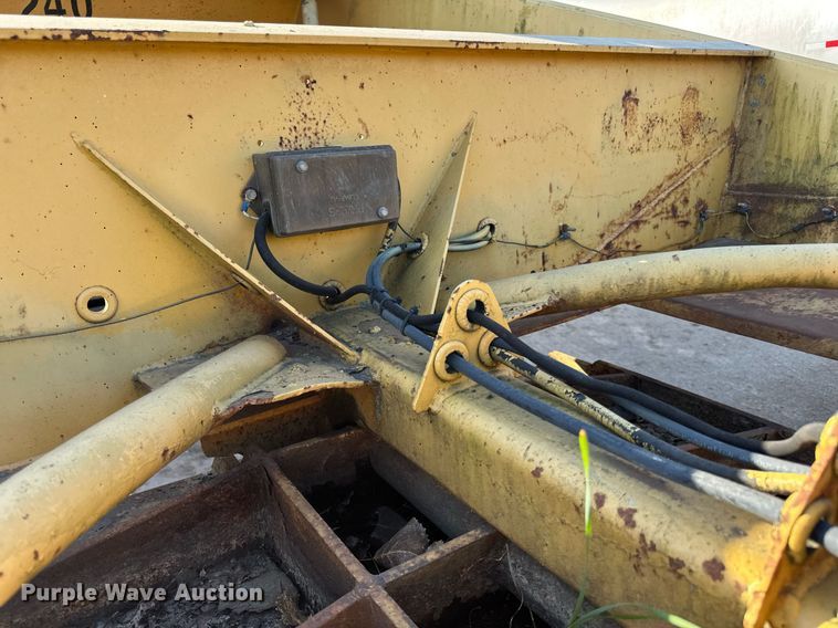 image for item DN0809 1984 Load King  bottom dump trailer