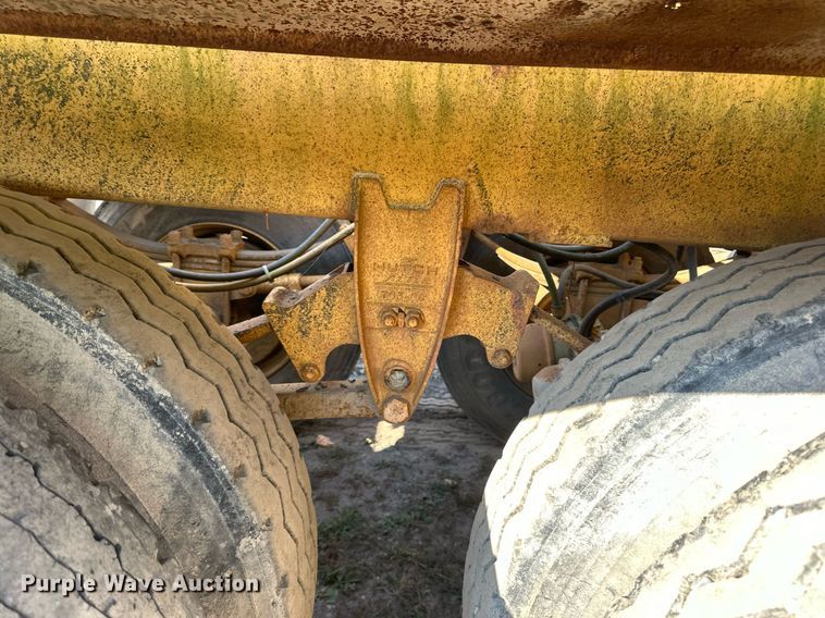 image for item DN0809 1984 Load King  bottom dump trailer